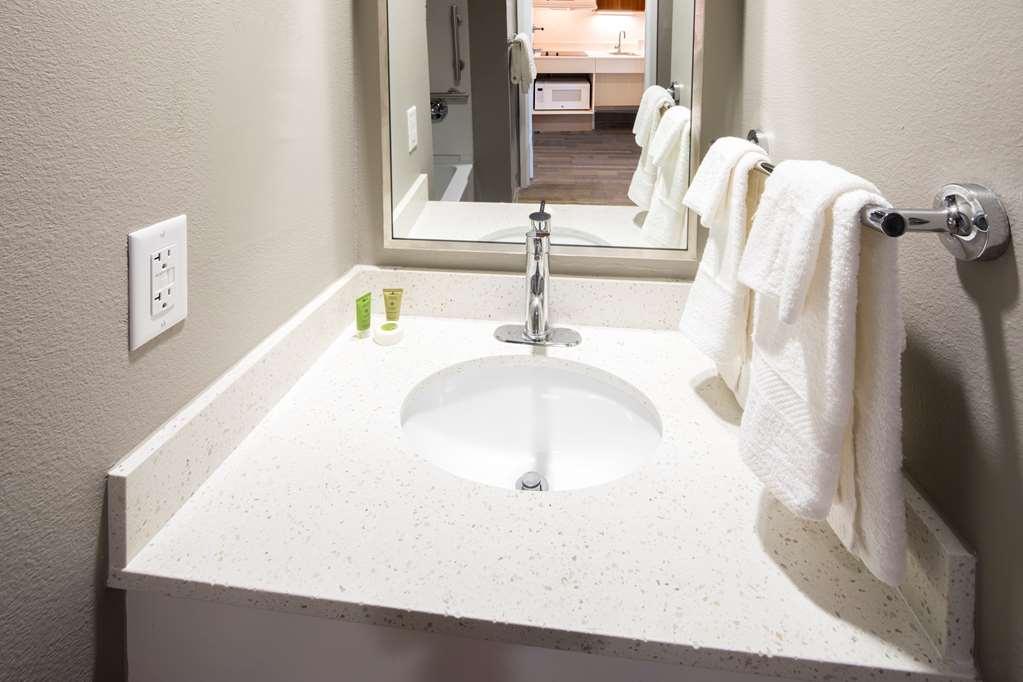 Uptown Suites Extended Stay Austin Tx - Round Rock Room photo